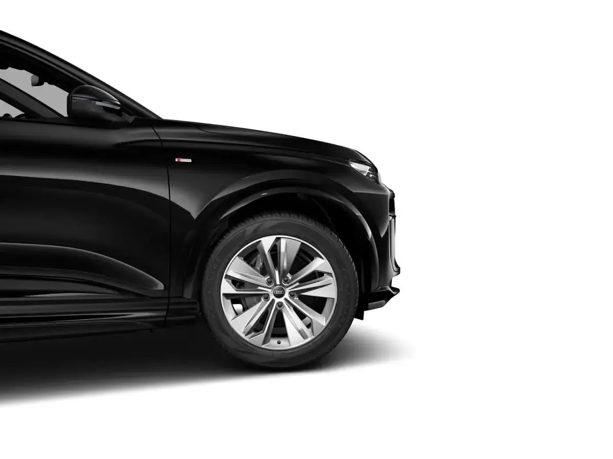 Używany Audi Q6 e-tron S-Line 225 kW (306 KM) 2025 Czarny SUV