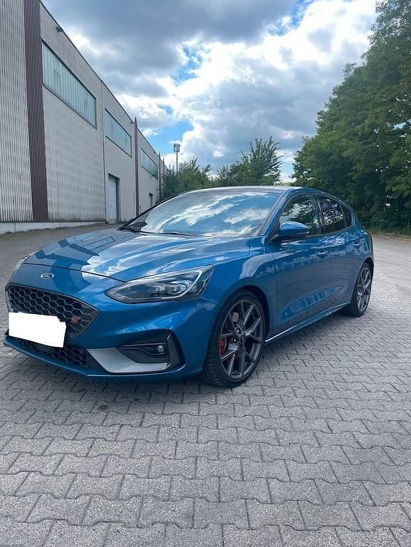 Blau Gebraucht 2020 Ford Focus ST Limousine | 19.000 € (Guter Preis) - Bild 1/4