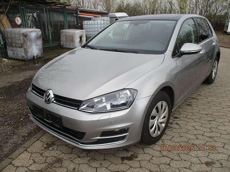 Gebraucht VW Golf VII Allstar 110 PS (80 kW) 2016 Tungsten silver metallic Kleinwagen