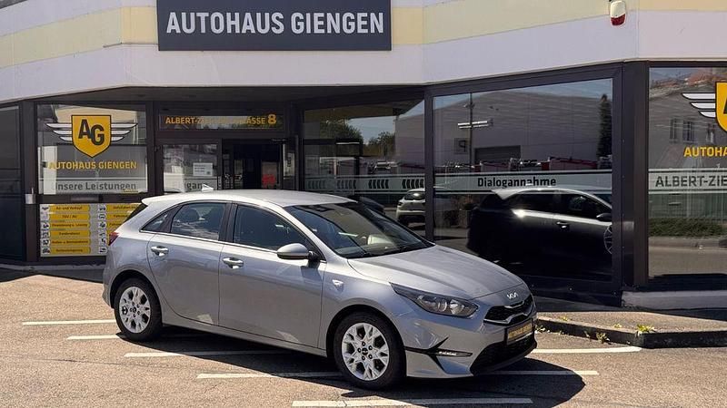 Silber Gebraucht 2022 Kia Ceed Limousine | 11.999 € (Superpreis) - Bild 1/4