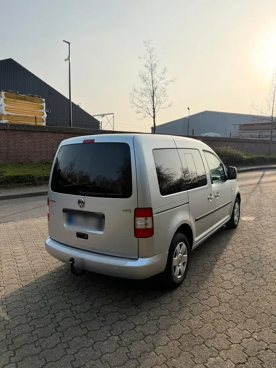 Gebraucht VW Caddy Life 105 PS (77 kW) 2008 Silber Van / Kleinbus