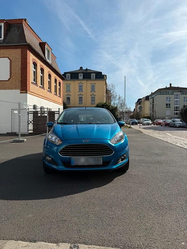 Gebraucht Ford Fiesta 85 PS (62 kW) 2013 Blau Kleinwagen