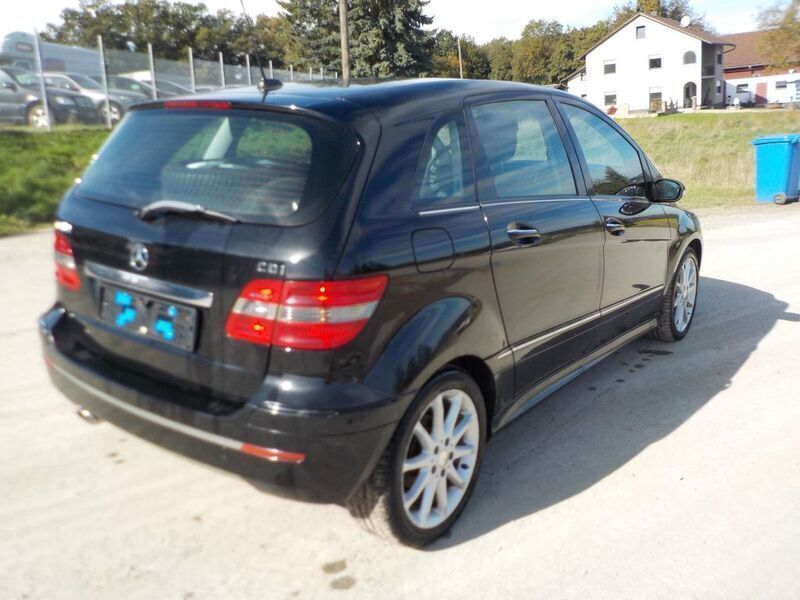 Gebraucht Mercedes B180 109 PS (80 kW) 2008 Schwarz Van / Kleinbus