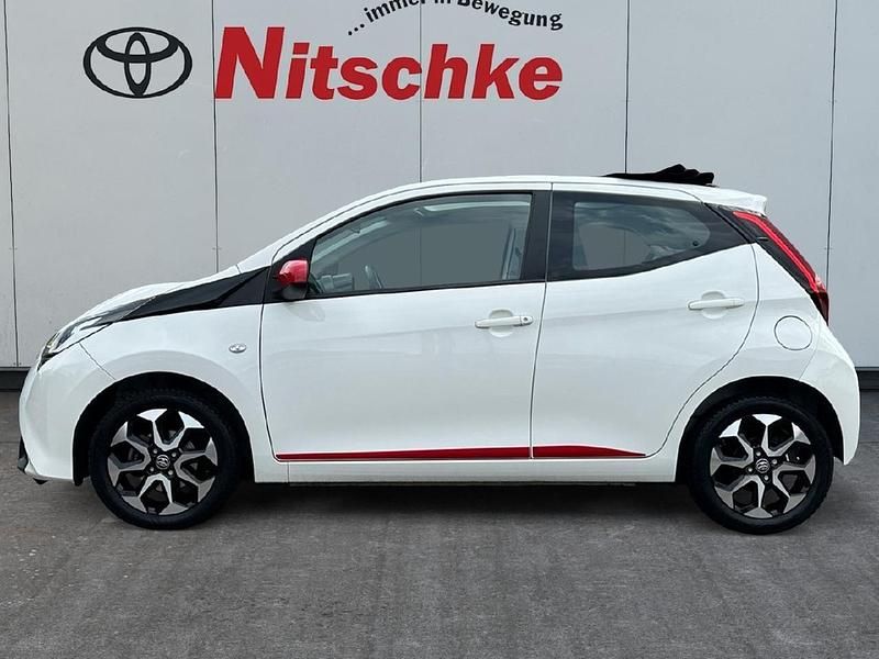 Gebraucht Toyota Aygo Basis 72 PS (52 kW) 2020 Schneeweiß Kleinwagen
