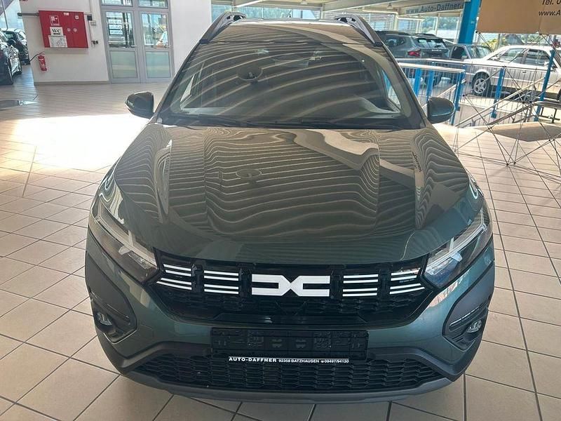 Gebraucht Dacia Jogger 110 PS (80 kW) 2025 Grün Van / Kleinbus
