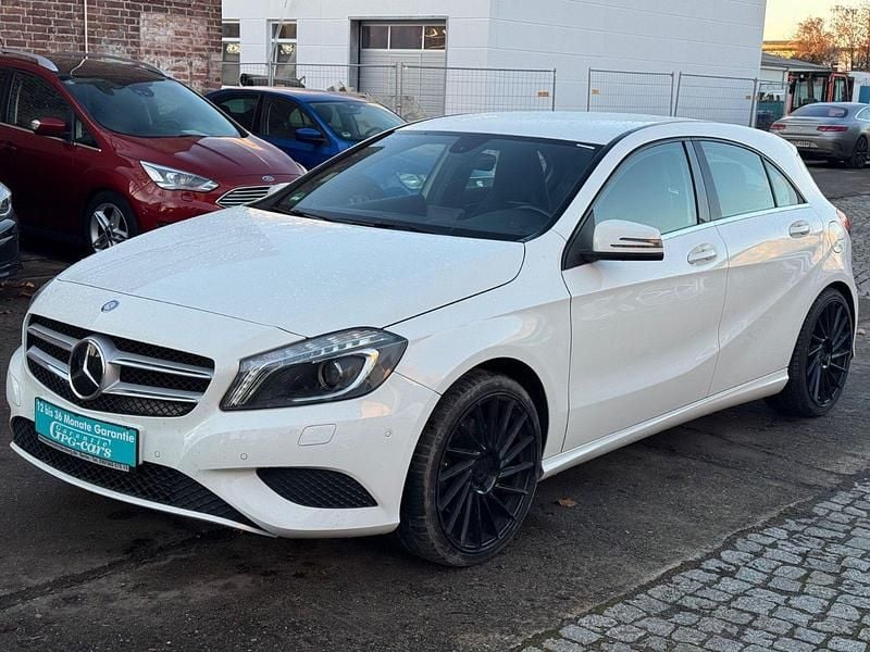 Gebraucht Mercedes A250 AMG 211 PS (155 kW) 2015 Calcitweiss  unilack Limousine