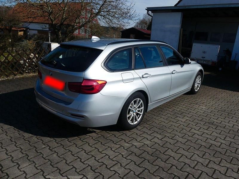 Gebraucht BMW 320 Advantage 190 PS (139 kW) 2018 Silber Kombi