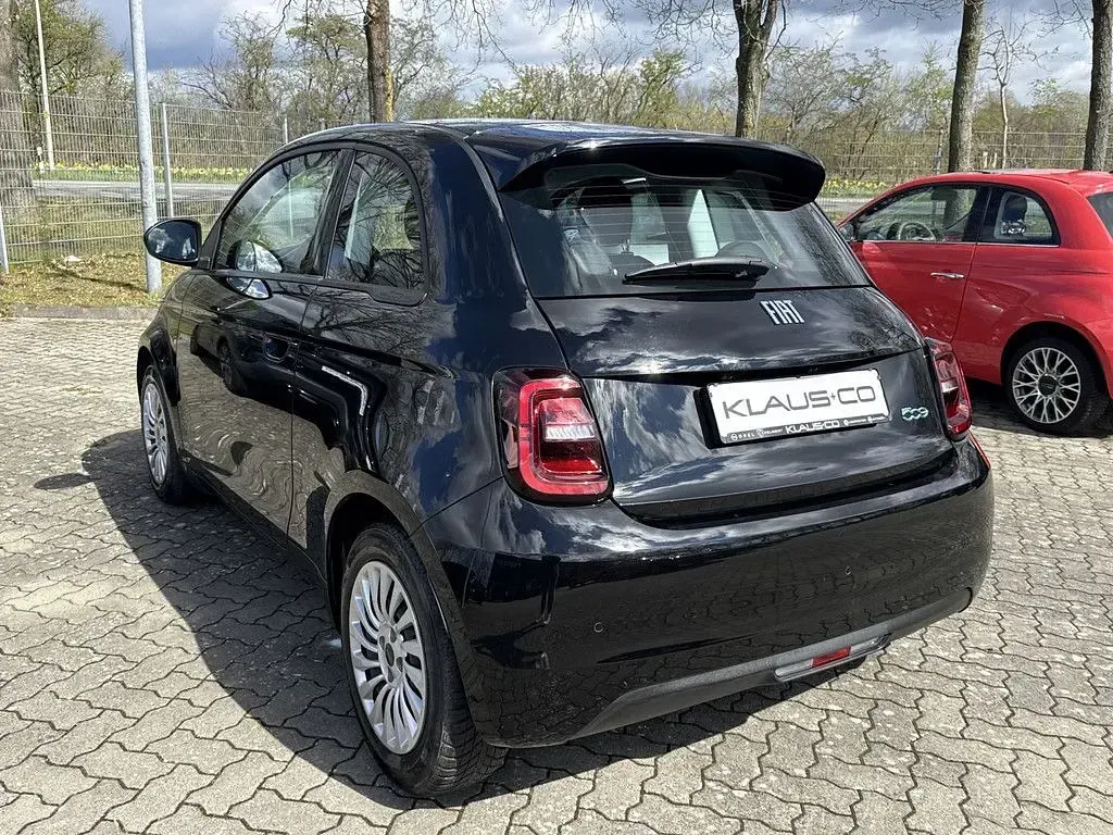 Gebraucht Fiat 500e 69 kW (95 PS) 2022 Schwarz