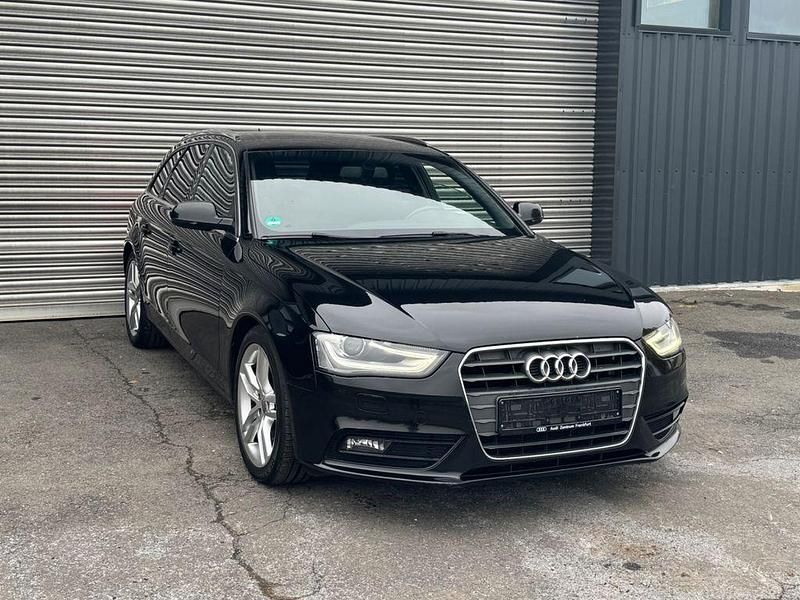 Schwarz Gebraucht 2015 Audi A4 Ambition Kombi | 8.221 € (Superpreis) - Bild 1/4