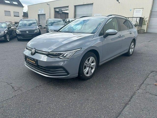 Grau Gebraucht 2022 VW Golf VIII Life Kombi | 17.950 € (Etwas zu teuer) - Bild 1/4