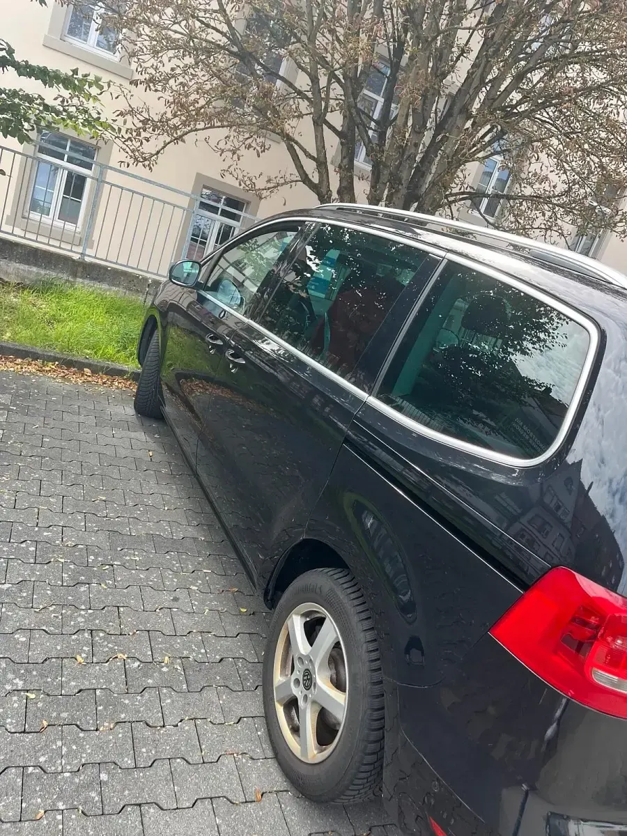Gebraucht VW Sharan 140 PS (102 kW) 2011 Schwarz Van / Kleinbus