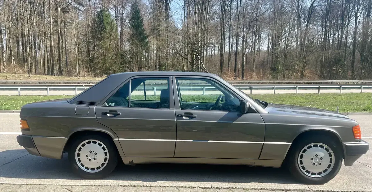 Gebraucht Mercedes 190 94 PS (69 kW) 1990 Andere Limousine