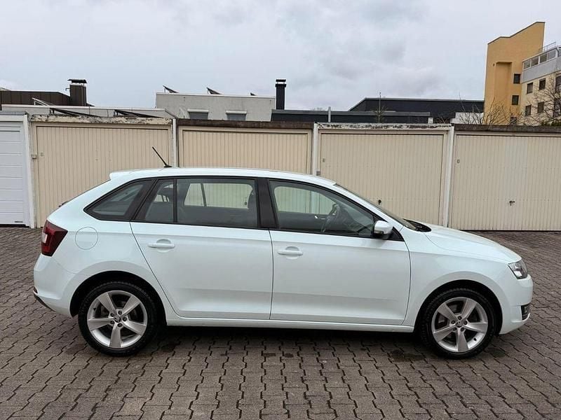 Gebraucht Skoda Rapid 110 PS (80 kW) 2019 Weiß Kleinwagen