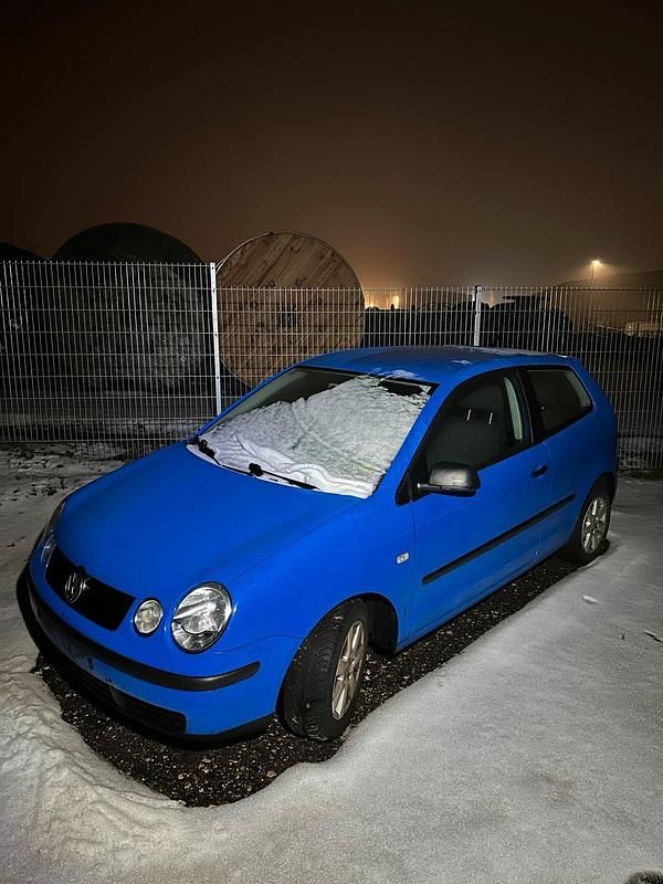 Blau Gebraucht 2002 VW Polo Kleinwagen | 500 € (Superpreis) - Bild 1/4
