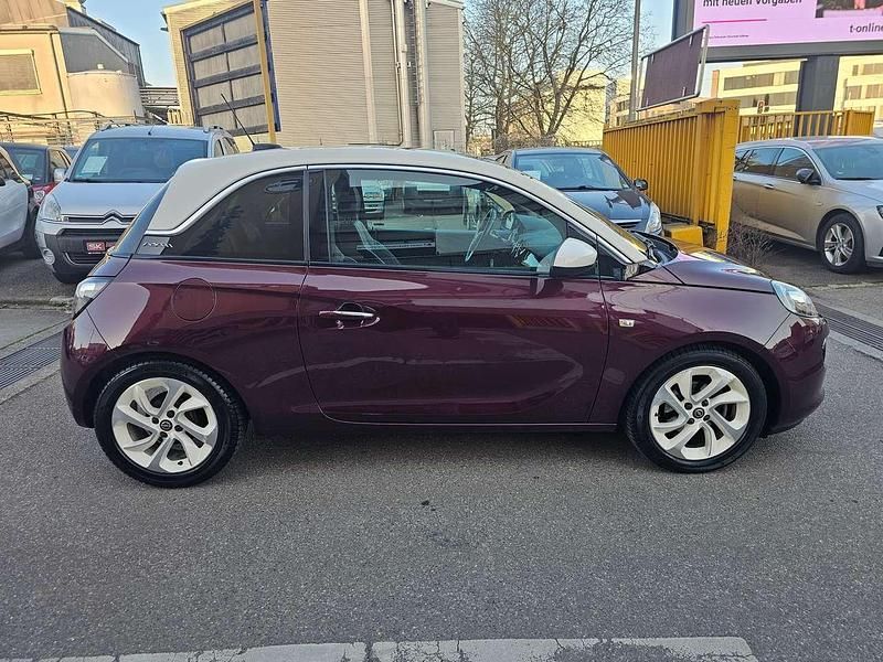 Gebraucht Opel Adam Glam 87 PS (63 kW) 2016 Samtrot (p2)/berry red (p2) Kleinwagen