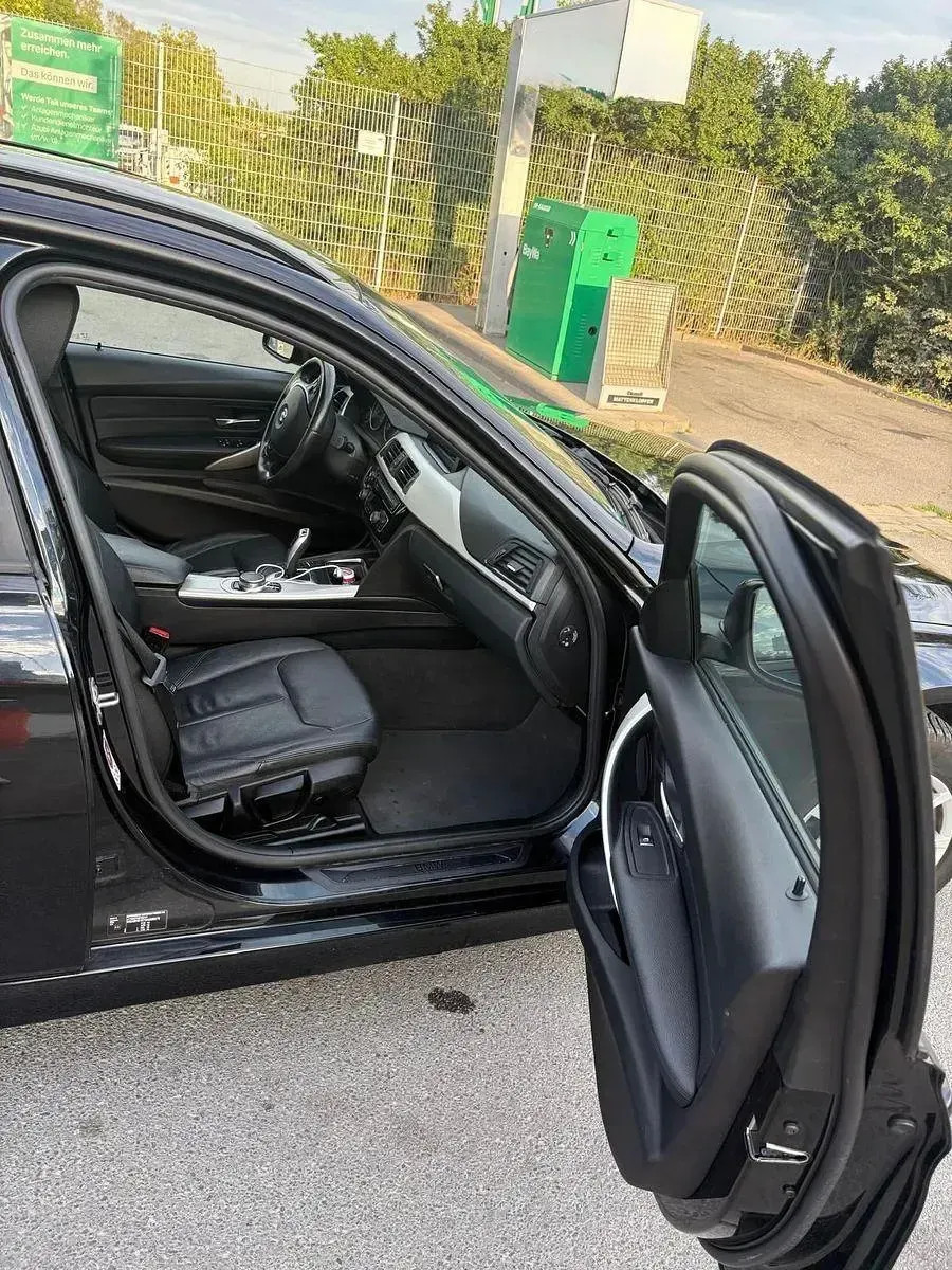 Gebraucht BMW 320 190 PS (139 kW) 2017 Schwarz Limousine