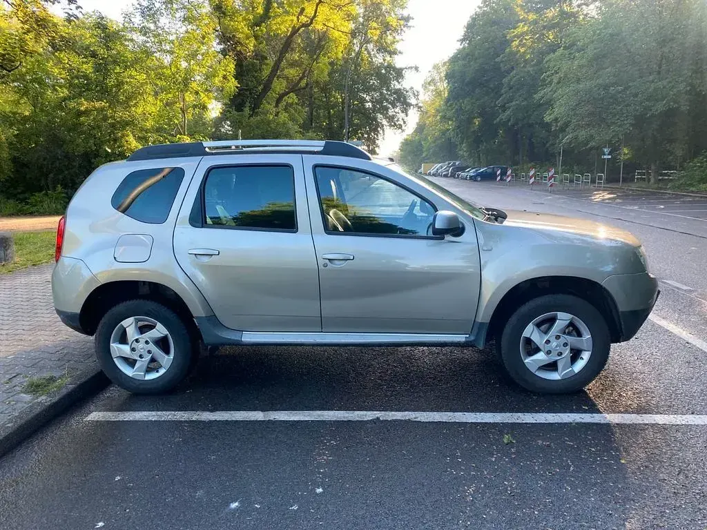 Gebraucht Dacia Duster Prestige 105 PS (77 kW) 2012 Grau SUV