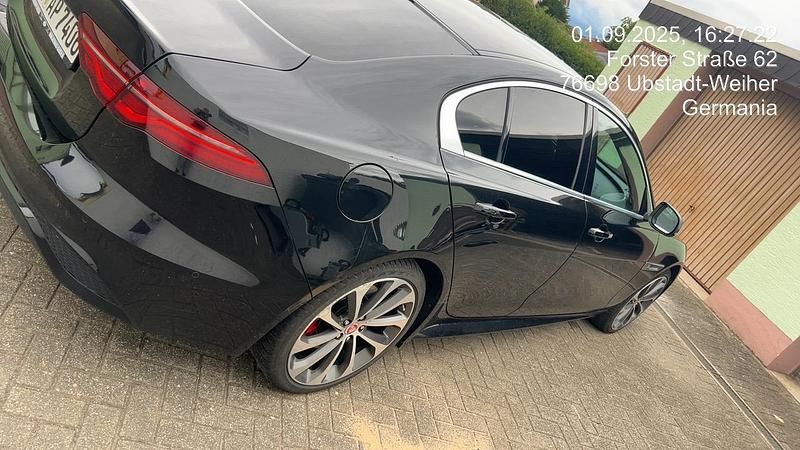Schwarz Gebraucht 2019 Jaguar XE Limousine | 23.000 € - Bild 1/4