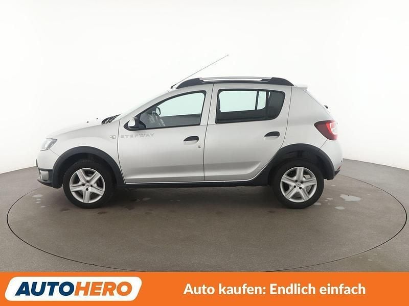 Gebraucht Dacia Sandero Prestige 90 PS (66 kW) 2016 Silber Kleinwagen