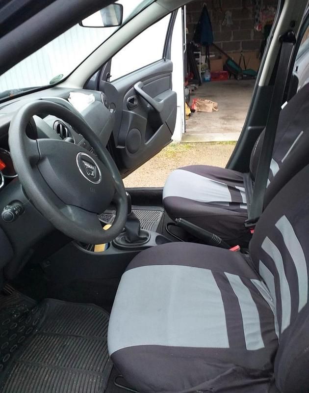 Gebraucht Dacia Duster 105 PS (77 kW) 2014 Grau SUV