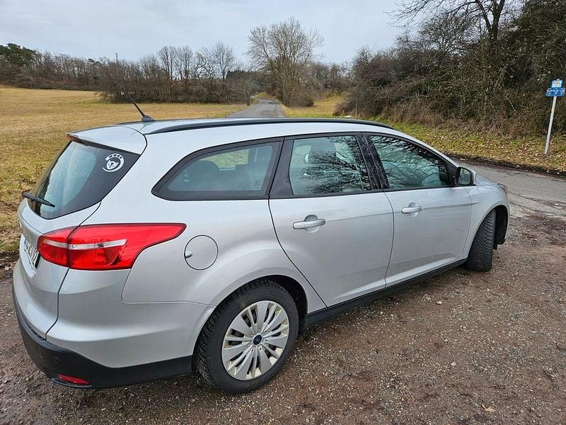 Gebraucht Ford Focus Business Edition 120 PS (88 kW) 2017 Silber Limousine
