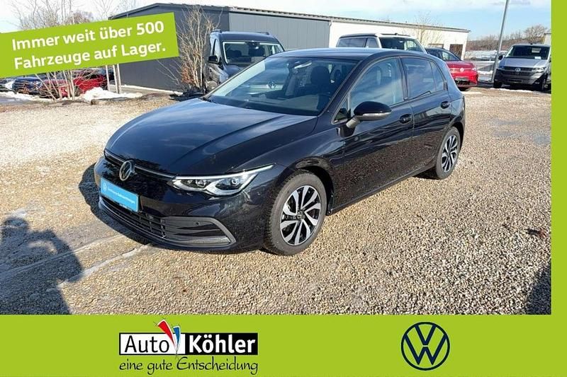 Gebraucht VW Golf VIII Active 150 PS (110 kW) 2022 Deep black perleffekt Limousine