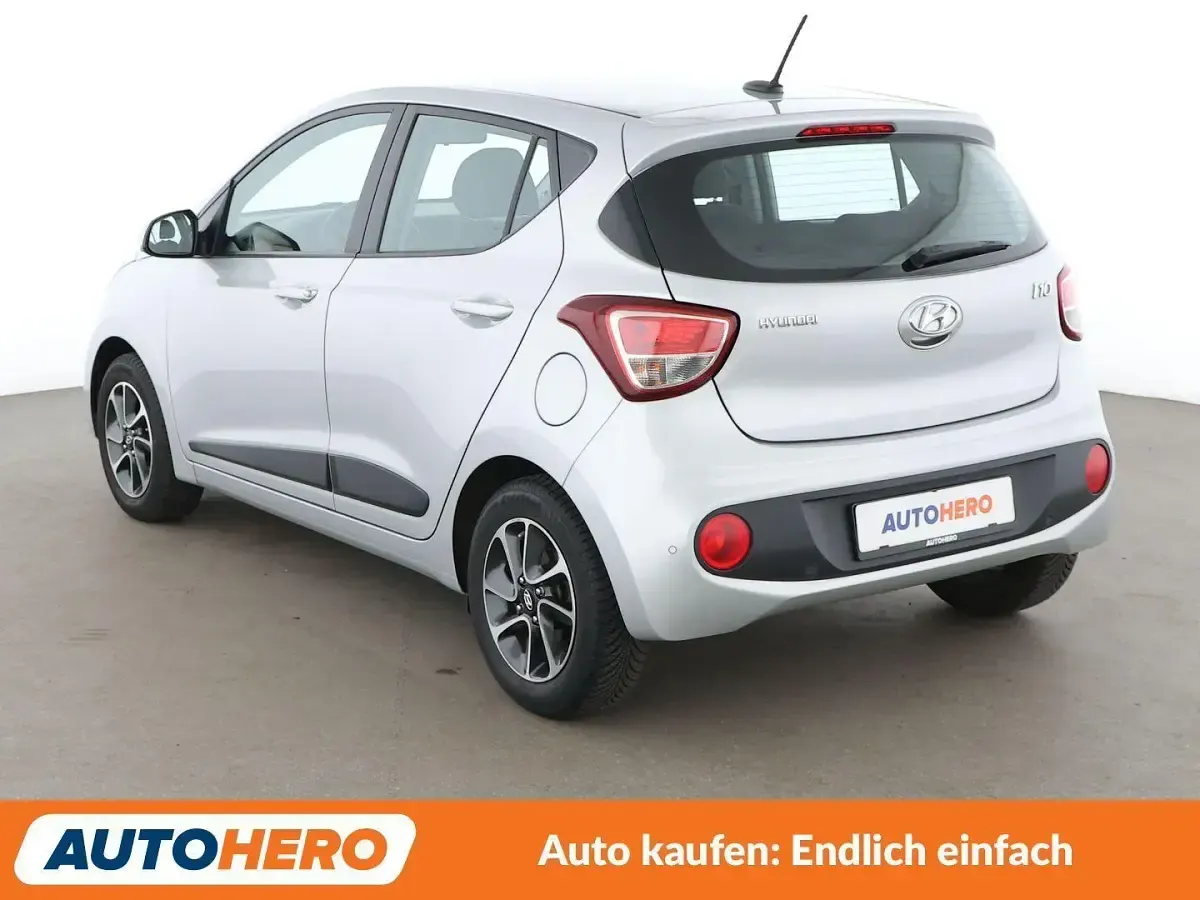 Gebraucht Hyundai i10 Style 87 PS (63 kW) 2018 Silber Kleinwagen