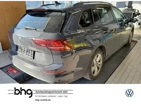 Gebraucht VW Golf VIII Life 150 PS (110 kW) 2025 Kombi