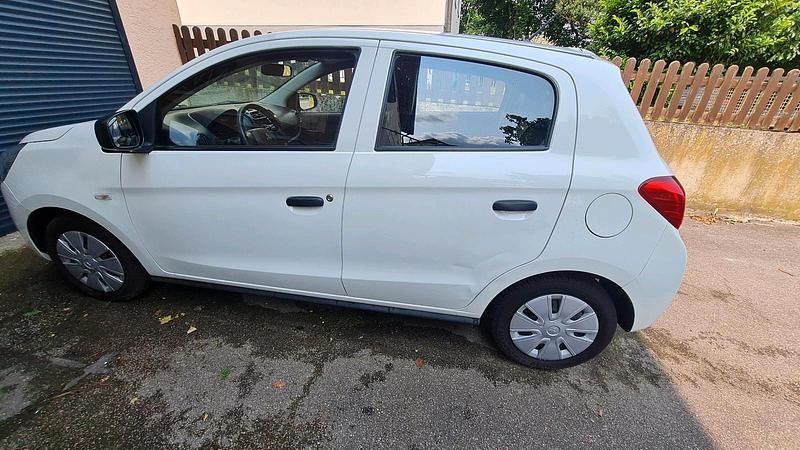 Weiß Gebraucht 2014 Mitsubishi Space Star Kleinwagen | 2.900 € (Guter Preis) - Bild 1/4