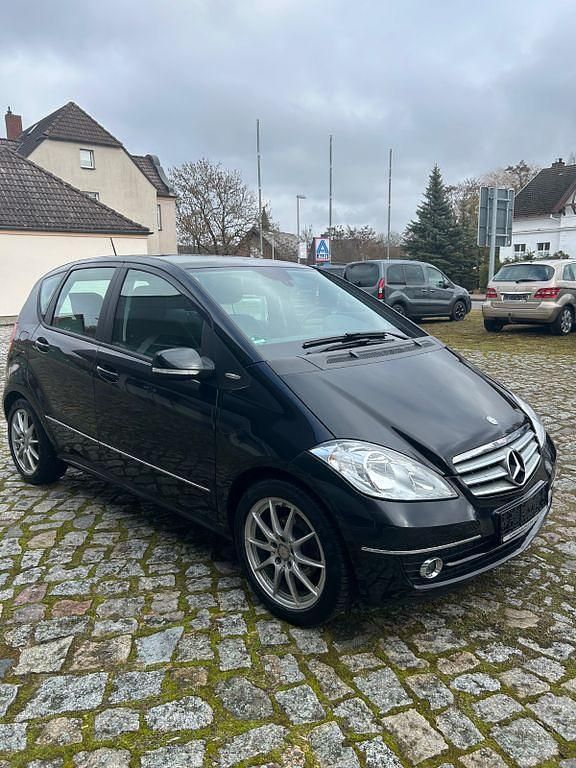 Gebraucht Mercedes A160 95 PS (69 kW) 2011 Schwarz Limousine