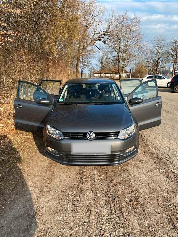 Gebraucht VW Polo 90 PS (66 kW) 2015 Grau Limousine