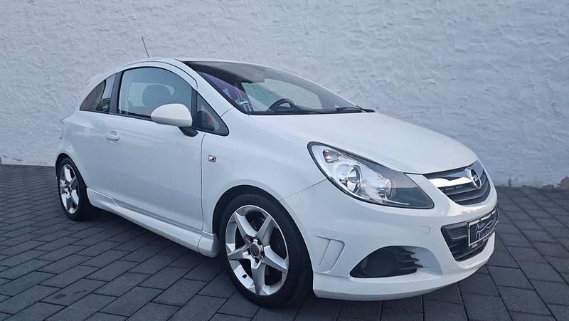 Weiß Gebraucht 2009 Opel Corsa OPC Coupé | 3.999 € (Fairer Preis) - Bild 1/4