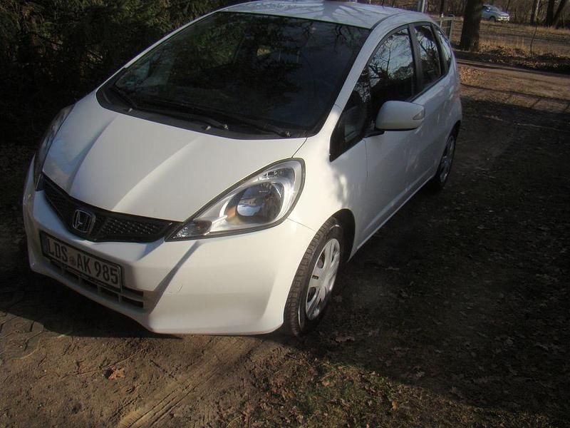 Gebraucht Honda Jazz Elegance 99 PS (72 kW) 2013 Weiß Kleinwagen