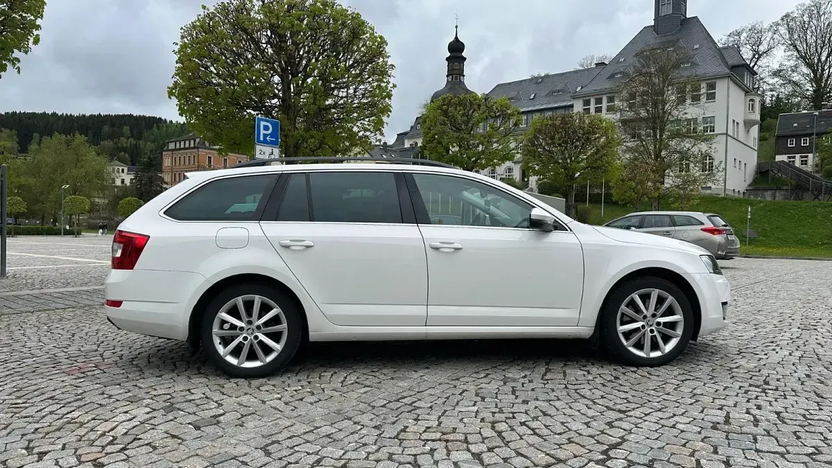 Gebraucht Skoda Octavia 179 PS (131 kW) 2014 Weiß Kombi