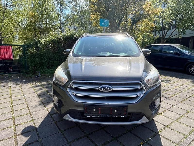 Gebraucht Ford Kuga Titanium 182 PS (133 kW) 2017 Grau SUV