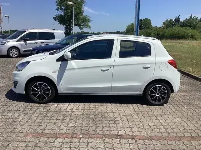 Gebraucht Mitsubishi Space Star Basis 71 PS (52 kW) 2019 Alpine white Kleinwagen