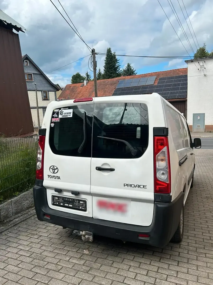 Gebraucht Toyota Proace 128 PS (94 kW) 2016 Weiß Van / Kleinbus
