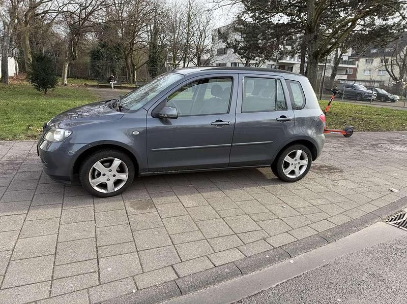 Gebraucht Mazda 2 Active 80 PS (58 kW) 2004 Magnum grey Kleinwagen