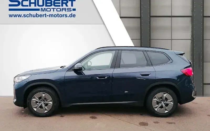 Gebraucht BMW iX1 Performance 150 kW (204 PS) 2025 Blau SUV