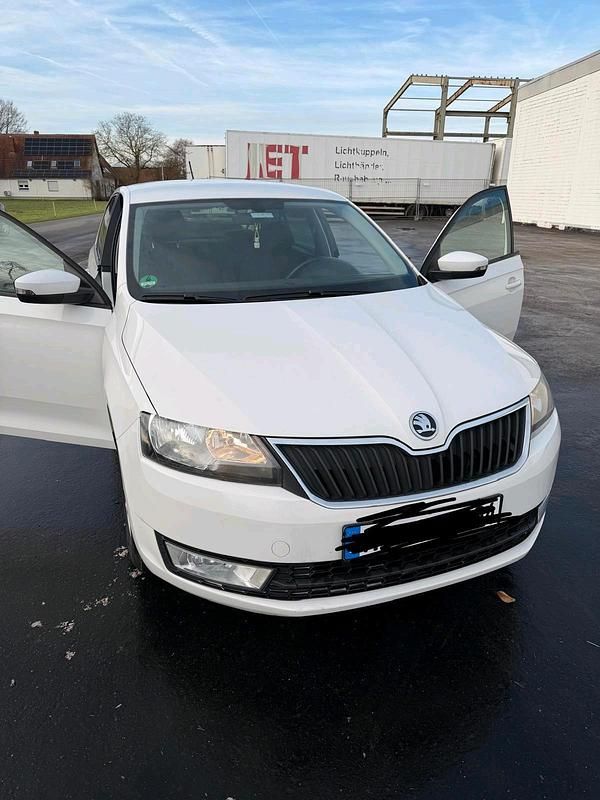 Gebraucht Skoda Rapid 90 PS (66 kW) 2016 Weiß Kleinwagen
