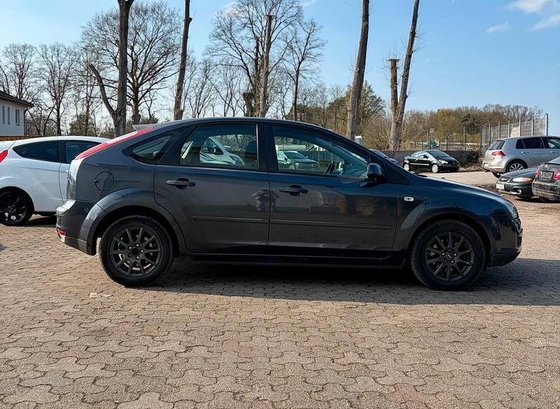 Gebraucht Ford Focus 101 PS (74 kW) 2007 Grau Limousine