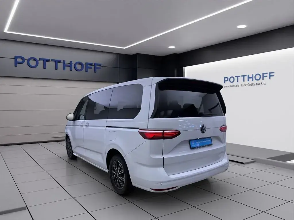 Używany VW Multivan Life 150 KM (110 kW) 2023 Biały Minivan