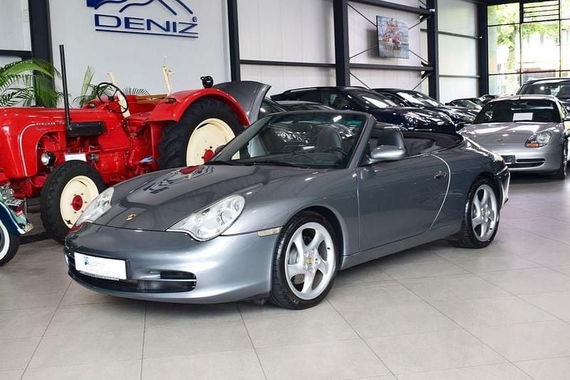 Grau Gebraucht 2003 Porsche 911 Carrera Cabriolet Cabrio | 37.899 € (Fairer Preis) - Bild 1/2