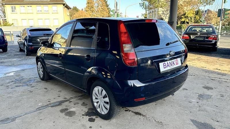 Gebraucht Ford Fiesta 69 PS (50 kW) 2005 Blau Kleinwagen