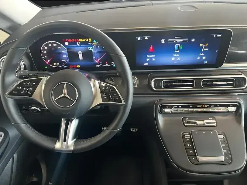 Gebraucht Mercedes V250 Style 190 PS (139 kW) 2025 Hightechsilber metallic Van / Kleinbus