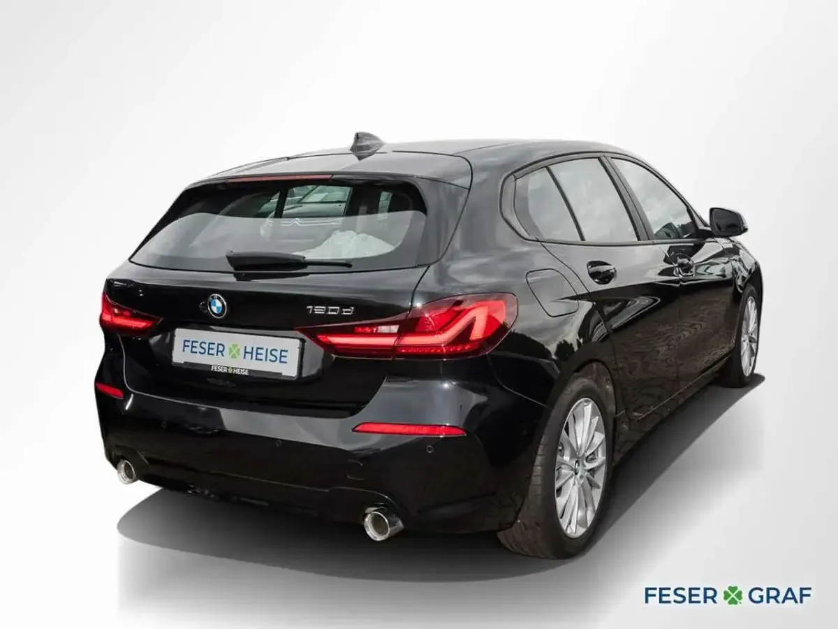 Gebraucht BMW 120 Advantage 190 PS (139 kW) 2023 Black sapphire metallic Kleinwagen
