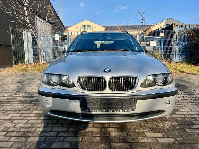 Gebraucht BMW 318 Lifestyle 143 PS (105 kW) 2004 Silber Kombi