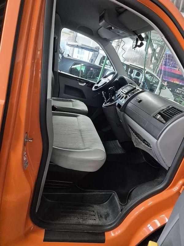Gebraucht VW T5 102 PS (75 kW) 2009 Orange Van