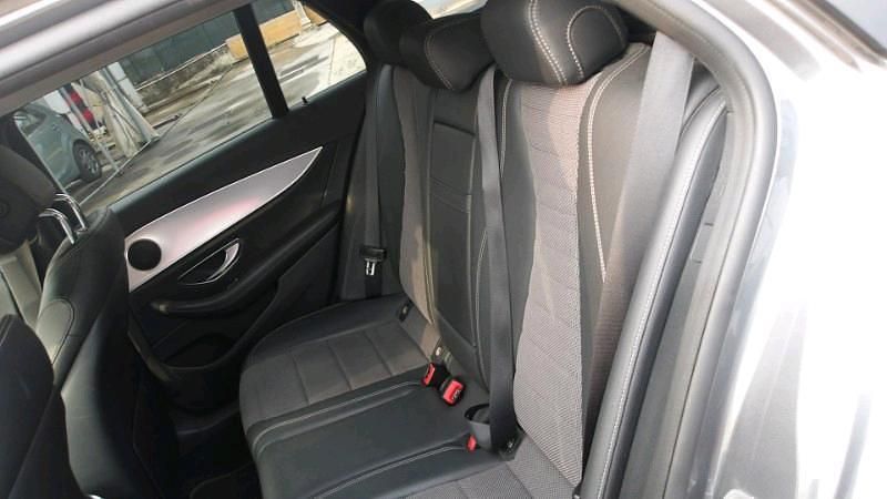 Gebraucht Mercedes E300 194 PS (142 kW) 2019 Grau Kombi