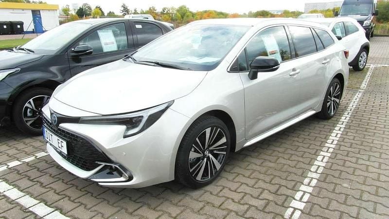 Precious silver Neu 2025 Toyota Corolla Kombi | 30.290 € (Guter Preis) - Bild 1/4